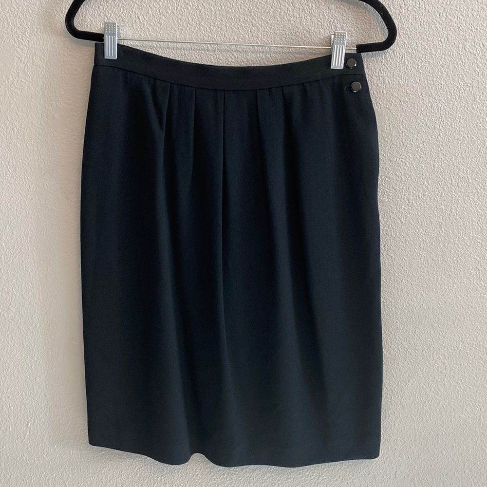 Liz Claiborne- Black pencil skirt- 12P